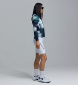 Pedla Colour Wheel Men's Thermal Long Sleeve Jersey Motion Blue - The Thermal Long Sleeve Jersey is made for deep winter rides. Now updated with Chillblock fabric, it offers reliable warmth with a thermal fleeced interior—ideal for cold mornings, long training blocks, and frosty commutes. The soft performance knit traps heat without sacrificing breathability.