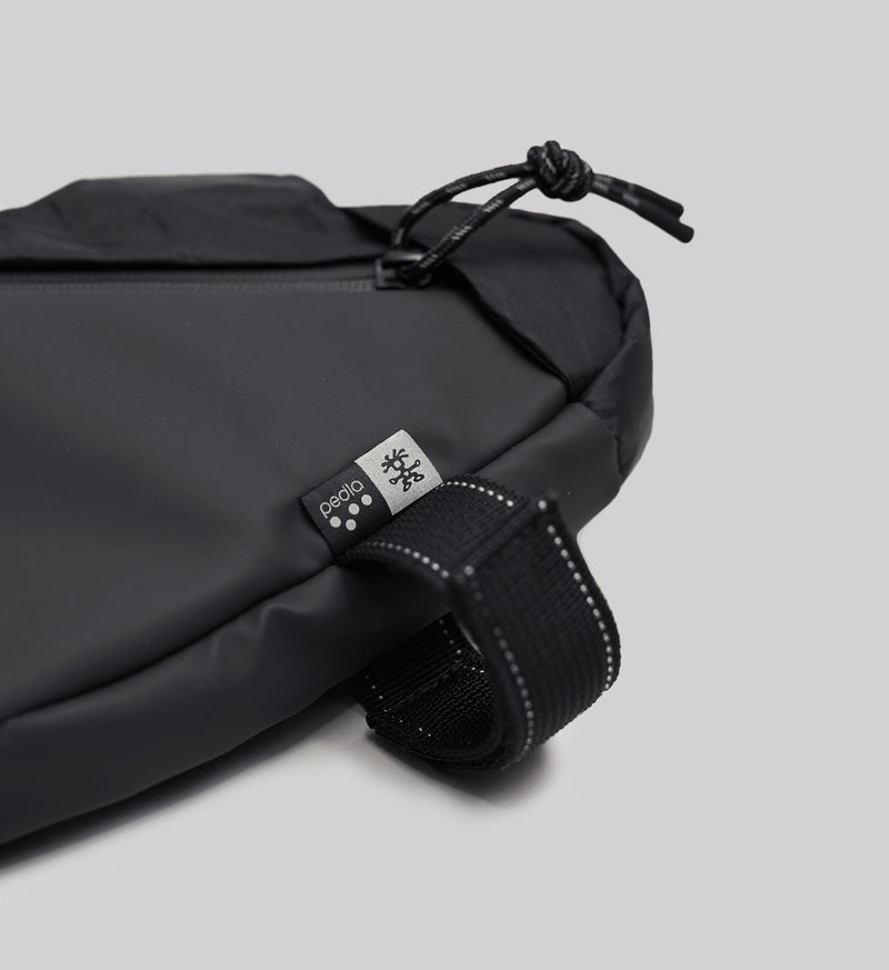 Pedla x Crumpler / DRY FLORAL ARRANGEMENT Cycling Bag- Black - close up