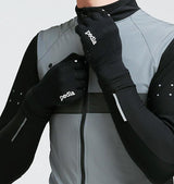 Core / AquaSHIELD Gloves - Black | Cold weather cycling gloves with water-resistant membrane. Size: One size fits most.
