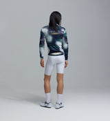 Pedla Colour Wheel Men's Classic Jacket Motion Blue - The Classic Jacket is your lightweight shield for unpredictable rides. It’s windproof, water-resistant, and made to be layered—ideal for cool starts, sudden showers, and fast descents. Use it year-round as your outer shell, especially when layered over thermal gear in winter.