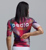 Pedla Colour Wheel Men's Classic Jersey Motion Pink - Designed as your go-to cycling jersey for any ride, the Classic Cycling Jersey combines performance, comfort, and style in one essential piece. Whether you're riding long distances or enjoying a casual bike ride, this jersey offers a perfect fit and reliable performance in all conditions.