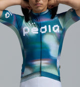 Pedla Colour Wheel Men's Classic Jersey Motion Teal - Designed as your go-to cycling jersey for any ride, the Classic Cycling Jersey combines performance, comfort, and style in one essential piece. Whether you're riding long distances or enjoying a casual bike ride, this jersey offers a perfect fit and reliable performance in all conditions.