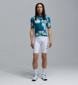 Pedla Colour Wheel Men's Classic Jersey Motion Teal - Designed as your go-to cycling jersey for any ride, the Classic Cycling Jersey combines performance, comfort, and style in one essential piece. Whether you're riding long distances or enjoying a casual bike ride, this jersey offers a perfect fit and reliable performance in all conditions.