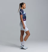 Pedla Colour Wheel Women's Classic Jersey Motion Navy - Designed as your go-to cycling jersey for any ride, the Classic Cycling Jersey combines performance, comfort, and style in one essential piece. Whether you're riding long distances or enjoying a casual bike ride, this jersey offers a perfect fit and reliable performance in all conditions.