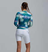 Pedla Colour Wheel Women's Classic Long Sleeve Jersey Motion Teal - Designed as your go-to long sleeve cycling jersey for any ride, the Long Sleeve Classic Cycling Jersey combines performance, comfort, and style in one versatile piece.