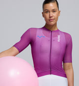 Close-up of Women’s Climba Jersey in Violet featuring premium aero microfibre mesh and silicon-injected hemline band
