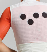 Close-up of gilet fabric, silicone hem, and zip – recycled performance fabric with upgraded 2.5CM silicone gripper, durable seams, and real-world riding utility.