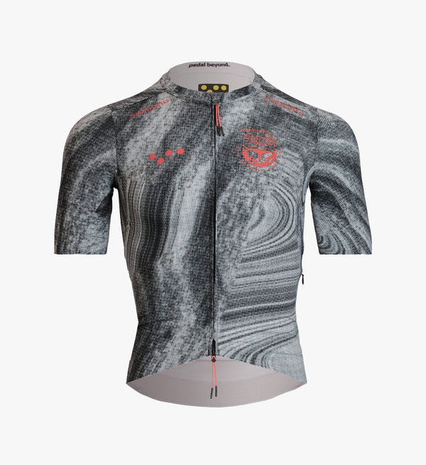 Men’s gravel cycling jersey in chrome – Pedla SuperSYSTEM jersey designed for endurance, breathability, and performance at the Gravel Muster