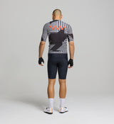 Men's Training Long Sleeve Cycling Jersey with three rear pockets, secure zip pocket, breathable perforated panels, sustainable cycling gear, moisture-wicking technology.