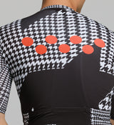 High-performance REPREVE® recycled fabric, breathable mesh panels, advanced sweat-wicking properties, lightweight yet durable cycling jersey, optimised for long-distance riding.