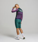 Men's Training Long Sleeve Cycling Jersey with three rear pockets, secure zip pocket, breathable perforated panels, sustainable cycling gear, moisture-wicking technology.