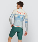 Heritage Men's Classic LS Jersey shows form-fitting fit from back, perfect for all-season cycling, notably summer.