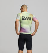 Race-fit cycling jersey with three streamlined rear pockets for essentials.