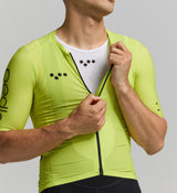 High-stretch woven fabric of the Pursuit AIR Cycling Jersey, providing superior airflow, breathability, and temperature regulation for long rides in extreme heat.