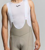 Close-up of EIT chamois, rear pocket, and hydration tube channel – performance bib shorts built for gravel, road, and adventure cycling