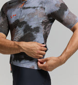 Close-up of bonded hem and hydration tube channel – high-performance cycling jersey engineered for comfort in hot weather conditions