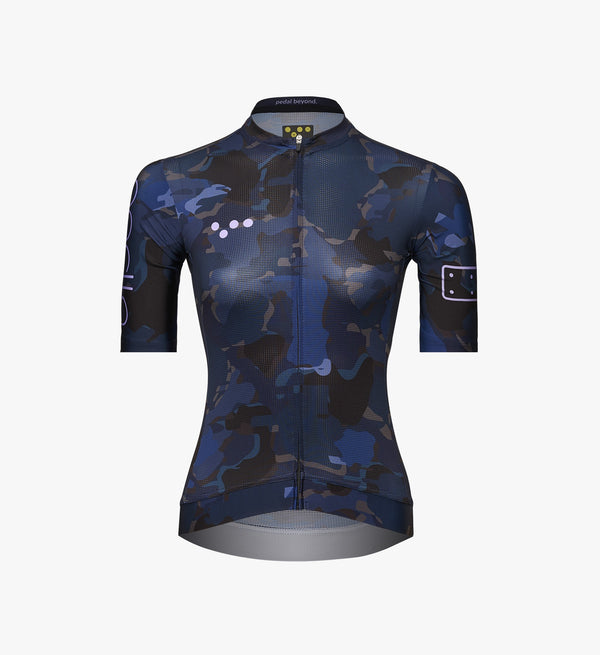 RideCAMO Women's LunaLUXE Cycling Jersey - Midnight, versatile fit for all riders in all seasons.